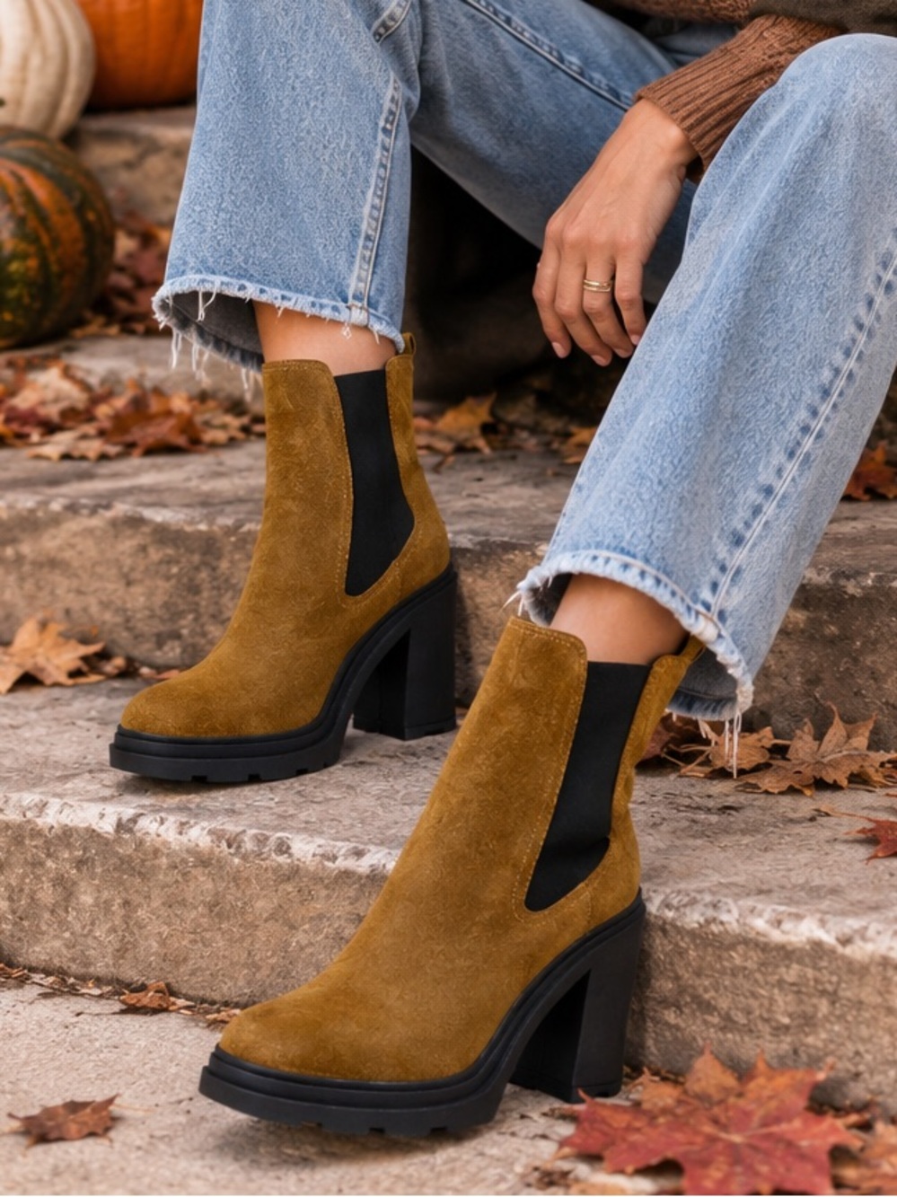 Marc Fisher Ramio Genuine Suede Platform Boots New Size 9